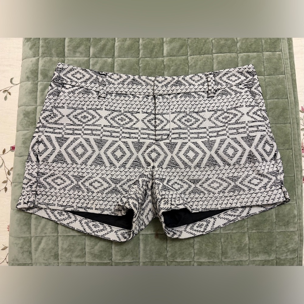 Merona Black + White Patterned Cotton Casual Shorts. Women’s size 4